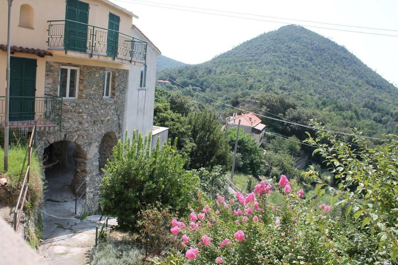 Appartement La Casetta Di Graziella à Vezzi Portio Extérieur photo